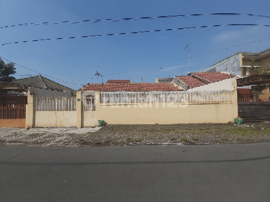 Rumah hitung tanah dekat jalan veteran solo