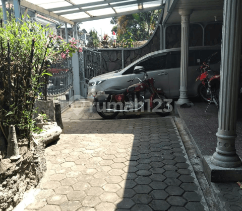 Rumah asri di kembar mas