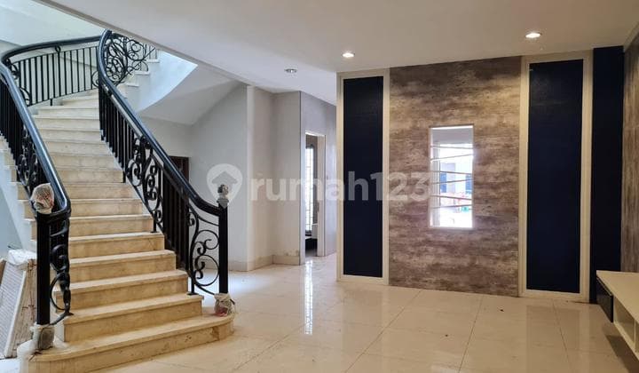 Rumah Golf Lake Siap Huni