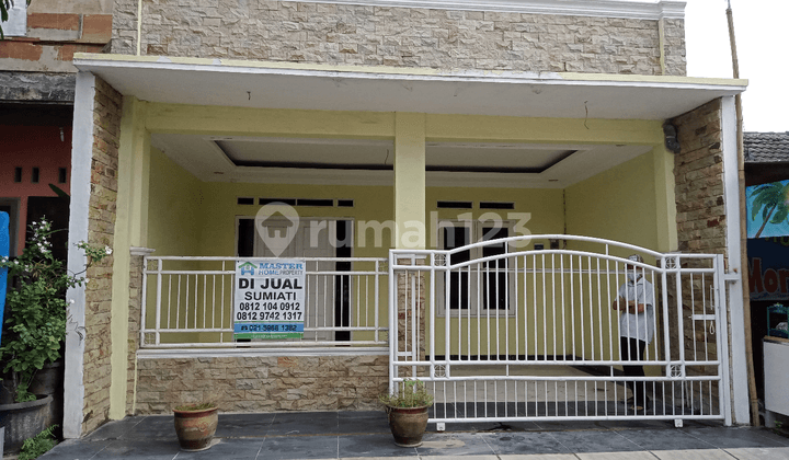 Rumah Siap Huni, Harga nego, dekat dgn Mall. Dengan fasilitas lengkap : rumah sakit besar dan klinik2, sekolah2, mall2 dan supermarket, tmp2 ibadah, tmp2 kuliner.