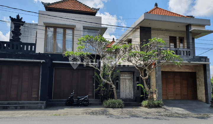 At the luxury Ubud Villa