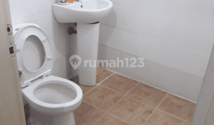 Rumah siap huni dalam Cluster Puri kencana