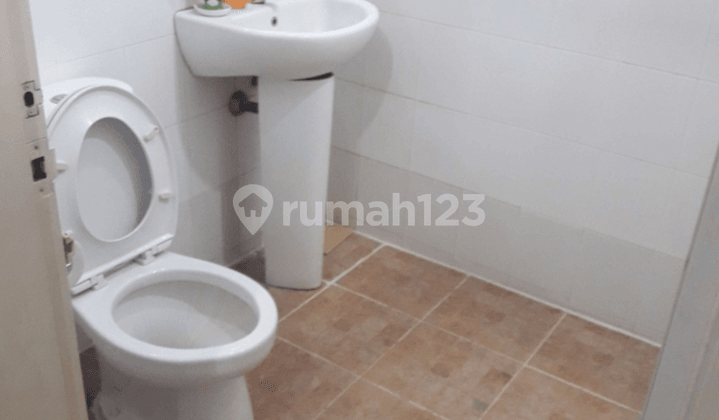 Rumah siap huni dalam Cluster Puri kencana