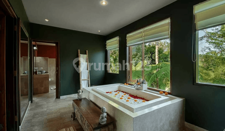 Di Villa Luxury Style joglo