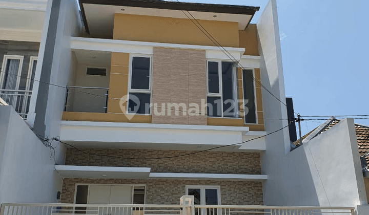 Nirwana Executive CC Gres Modern Minimalis