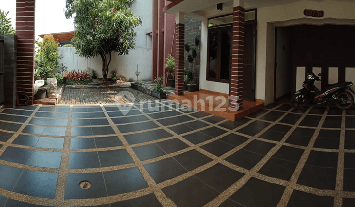 Rumah Bagus 2 lantai, lingkungan tenang
