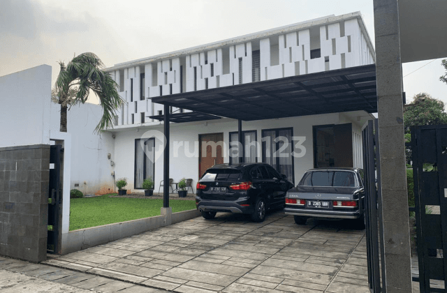 Rumah dalam townhouse Pejaten Barat