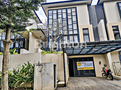 Rumah mewah Navapark cluster lancewood, FURNISH siap huni lebar 9 dengan 10 hektar botanical garden