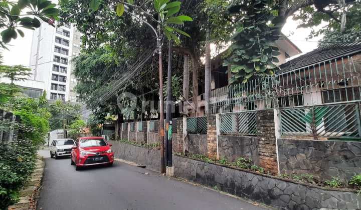Rumah Murah Luas Bangunan Lama Dekat Hotel Kartika Chandra, Semanggi