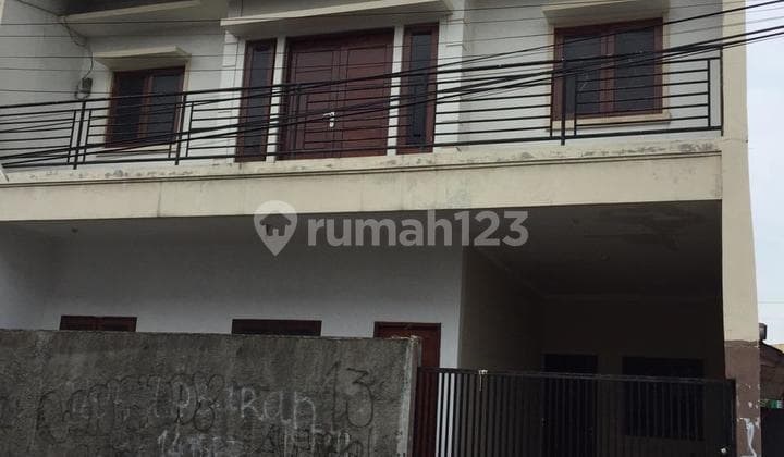 House With Strategic Location on Kemandoran Street