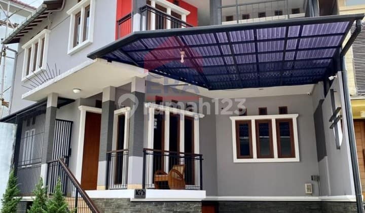 Rumah bersih terawat siap huni full furnished Setraduta Permai M3