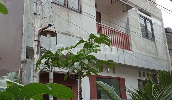 Rumah di Kayumanis , Matraman. Turun Harga masih Nego*