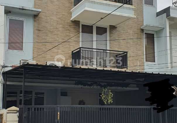 Rumah 3 Lantai Jl. Janur Elok Kelapa Gading Jakarta Utara
