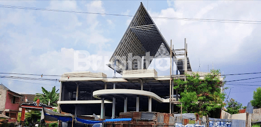 Bangunan 3 lt mewah pengerjaan 60% diporos Jalan area Dieng Kota Malang harga Nego sampai Deal