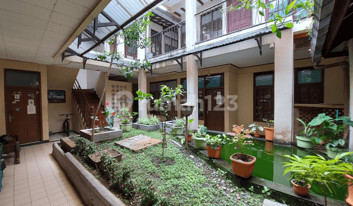 RUMAH KOST STRATEGIS DI GEGERKALONG DEKAT KE KAMPUS NHI UNPAS