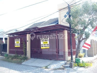 Jual Rumah 2 Lantai, Bagus + Terawat, Hoek, Row Jalan Lebar + Paving, Siap Huni, Bisa untuk Rumah Tinggal / Kantor / Gudang dsb - NH - Jual Rumah 2 Lantai, Bagus + Terawat, Hoek, Row Jalan Lebar + Paving, Siap Huni, Bisa untuk Rumah Tinggal / Kantor / Gudang dsb - NH -