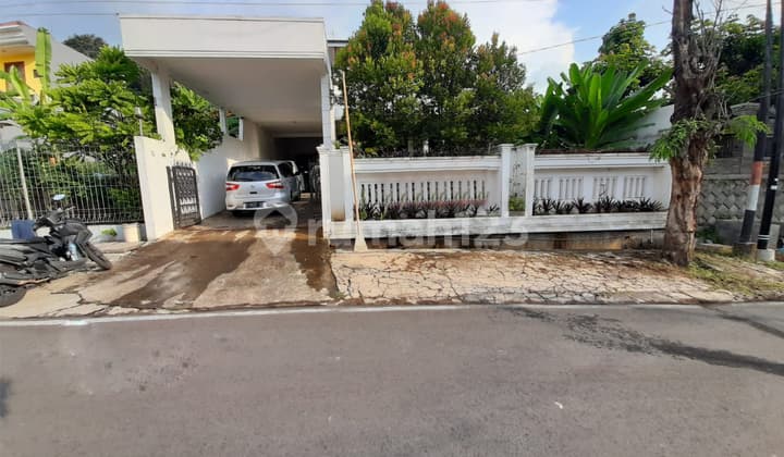 Rumah Bagus SHM Tengah Kota di Menoreh, Semarang Dekat Rs Kariadi