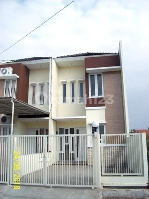 Rumah di Wonorejo Selatan, Baru Gress, Minimalis, Row Jalan depan Lebar + Paving, Siap Huni. -NH- Rumah di Wonorejo Selatan, Baru Gress, Minimalis, Row Jalan depan Lebar + Paving, Siap Huni. -NH-