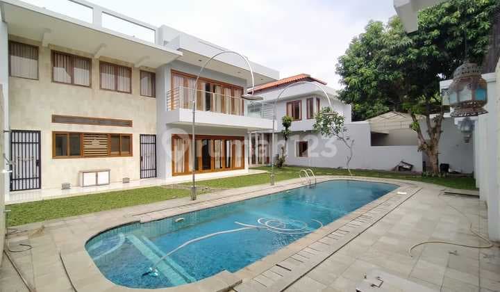 Rumah Cantik Bagus Bebas Banjir Area Kemang