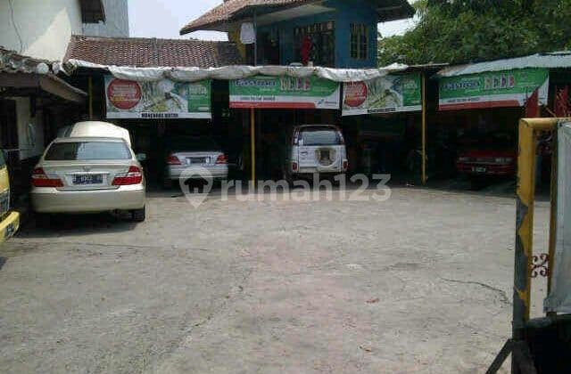 Rumah plus Bengkel dilokasi sangat strategis