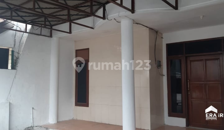 Rumah tengah kota strategis siap pakai disewakan di badak raya pandean lamper gayamsari semarang tengah