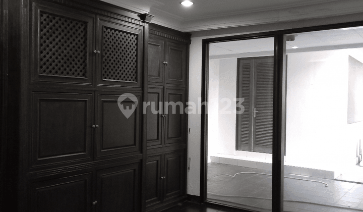 Luxurious and spacious house in Kemang Dalam