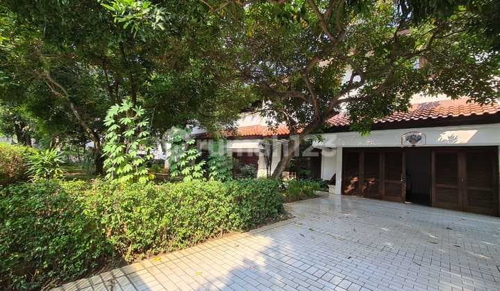 Rumah siap huni di lokasi premium, dekat SCBD, akses mudah, jalan lebar