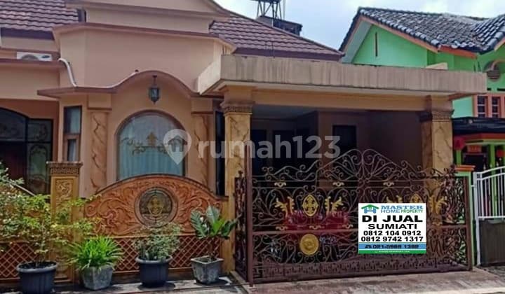 Rumah Hook lt.207 mtr ,siap huni ,rapi, dan bagus. Lokasi strategis dgn lingkungan tenang, nyaman dan aman. Surat SHM. Perumahan dilengkapi dgn berbagai fasilitas terlengkap.
