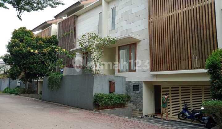 Rumah Siap Huni dalam Town House