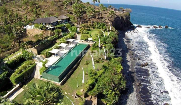 LUXURY VILLAS CLIFT FRONT AT KARANGASEM