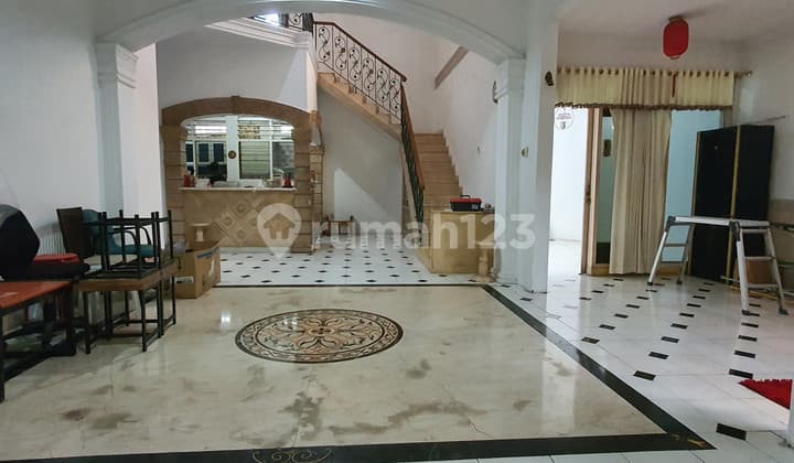 Multifungsi Bangunan Kantor Dan Tempat tinggal di Bendungan Hilir