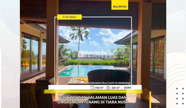 Villa dengan halaman luas dan lingkungan tenang di Tiara Nusa.