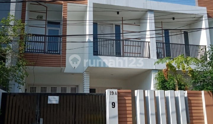 Disewakan Rumah Furnished Tidak Banjir Dekat Jalur LRT di Kayu Putih Jakarta Timur