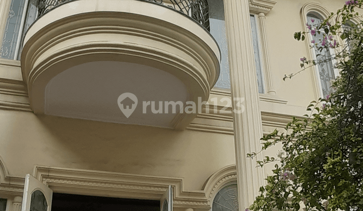 Rumah megah di metro pondok Indah jaksel