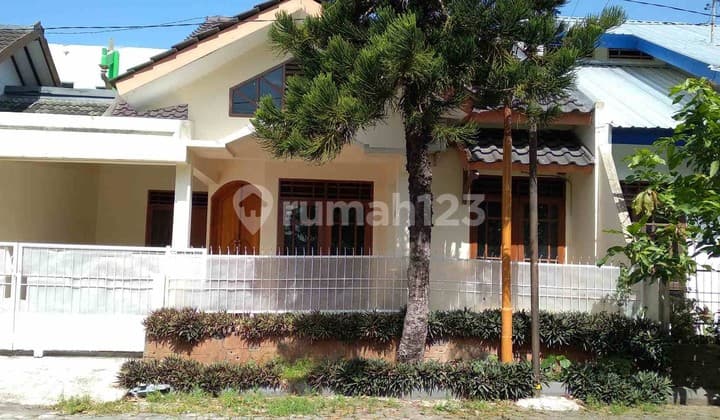 Rumah fully furnished lingkungan asri dekat Balaikota Timoho