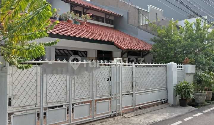 Rumah 2 lantai di Petojo Selatan luas 10x29 300 m2 Jakarta Pusat