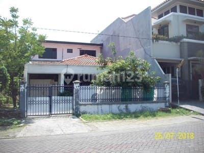 Rumah di Dukuh Kupang Timur, Bagus + Terawat, Row Jalan depan Lebar + Paving, Siap Huni - NS -