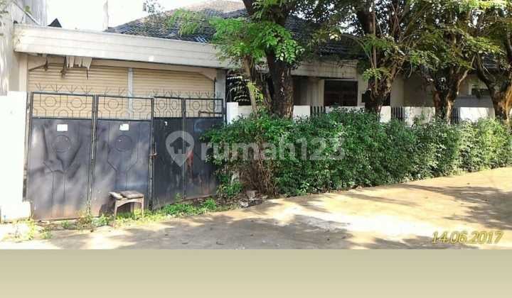 Rumah Tua Hitung Tanah Dalam Komplek Lingkungan Nyaman, Asri, Row Lebar Jl. Buncit Persada, Warung Buncit Pancoran Kalibata Jakarta Selatan