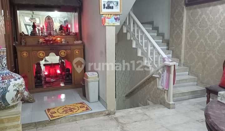 Town house pantai mutiara