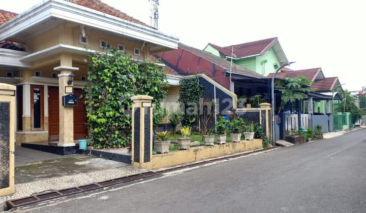 Rumah Megabrata , Margasari ( Buah Batu Margacinta ) Bandung