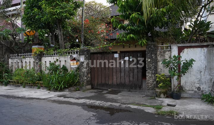 Freehold Five Bedroom Family Residence In Upscale Renon Denpasar 2038 a