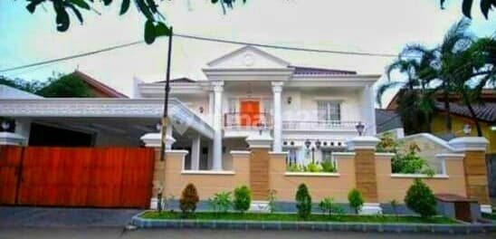 Rumah Mewah dalam Komplek Elite Auri Waringin Permai SELANGKAH ke Tol Jatiwaringin