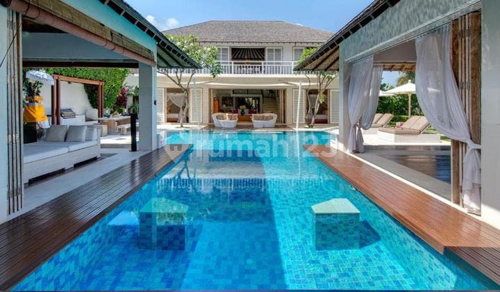 Luxurious villa close to Seminyak Beach with a strategic location and prime area in the Oberoi Seminyak Kuta, Badung Bali