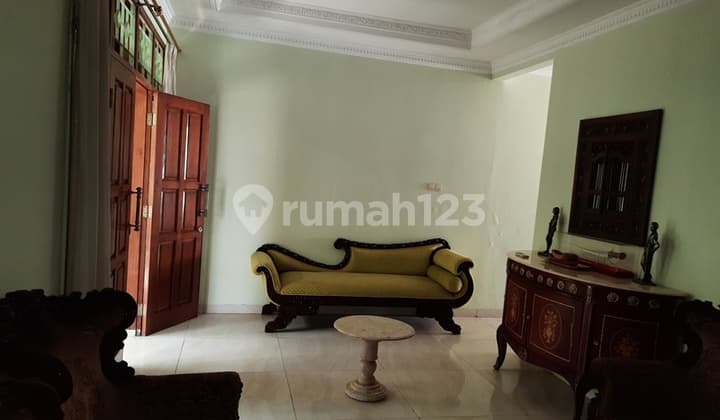 Lenteng Agung, Rumah Tinggal Halaman Luas
