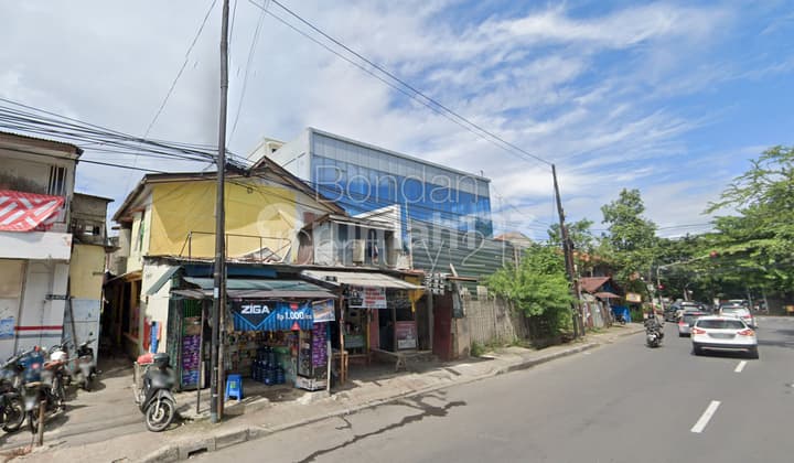 For sale, strategic house in Lebak Bulus area.