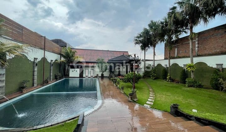 Rumah Megah Konsep Timur Tengah