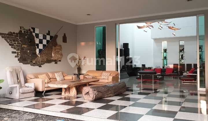Rumah Mewah Luas Siap Huni di Sayap Dago Bandung