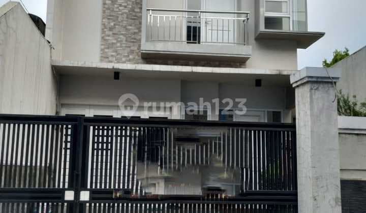 Rumah Baru Bebas Banjir di Kemang Timur, Jakarta Selatan