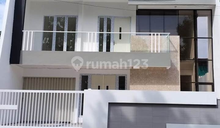 New Luxury House Ready to Occupy in Pleburan New Luxury House Ready to Occupy in Pleburan