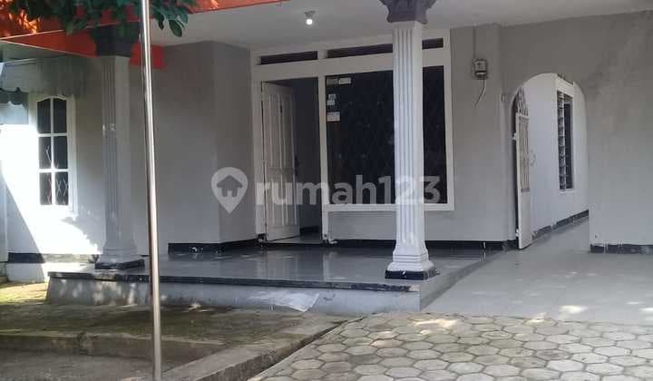 Comfortable House in Kalibogor, 7 Minutes to Purwokerto Station